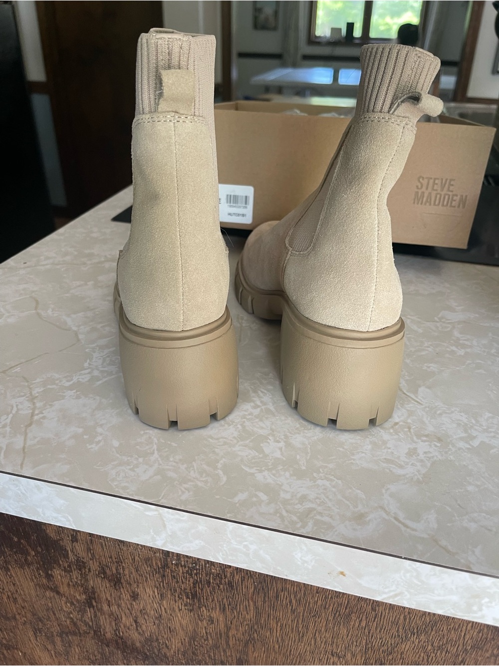 Steve Madden Hutch Sand Suede Chelsea Boots Women’s Size 7.5 Lug Sole - Picture 6 of 6